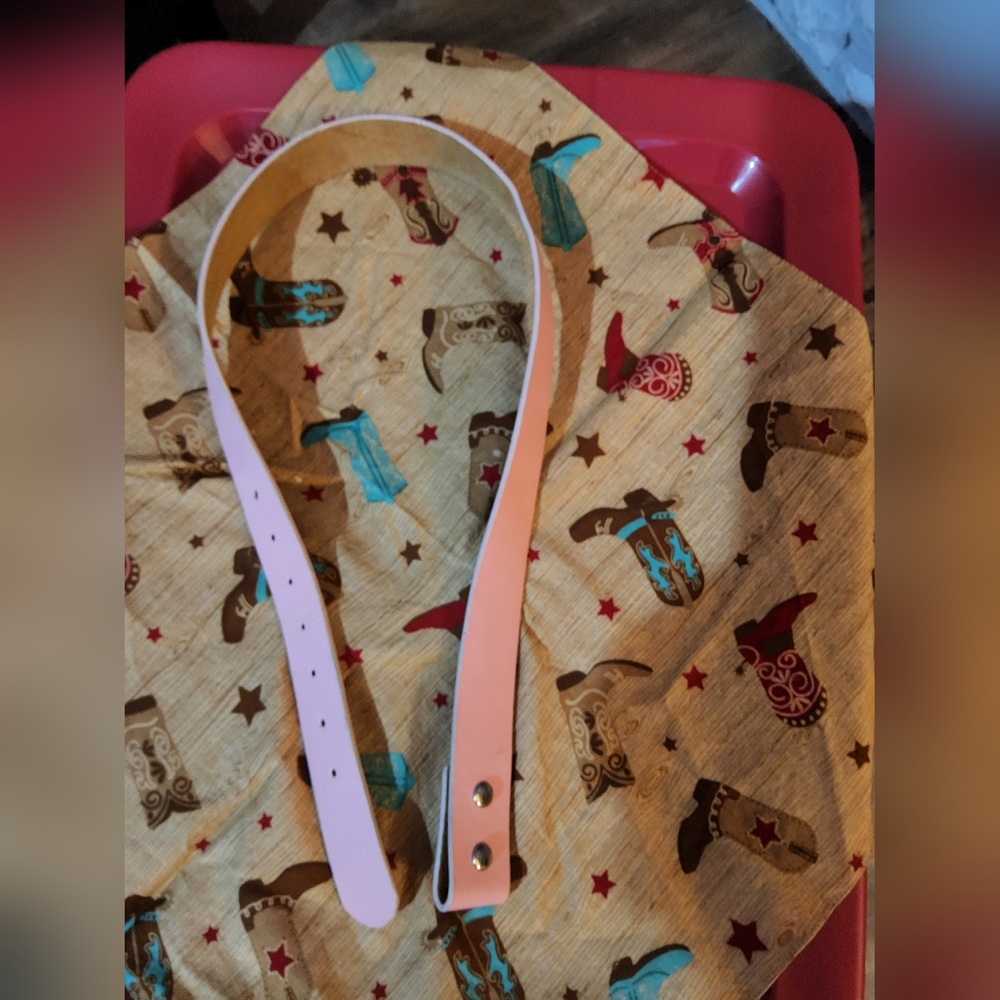 Women's Vtg Chic Light Pink Leather Belt